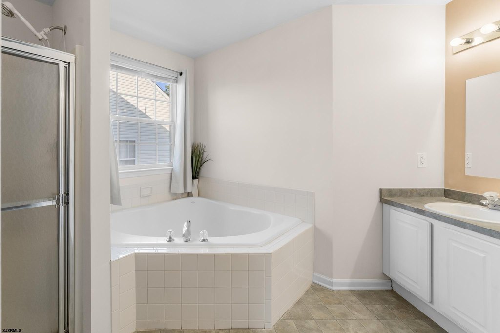 Egg Harbor Township, New Jersey, 08234, United States, 4 Bedrooms Bedrooms, ,2.5 BathroomsBathrooms,Residential,Forsale,1994153