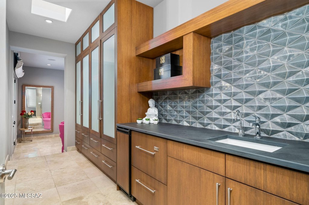 Tucson, Arizona, 85718, United States, 5 Bedrooms Bedrooms, ,5.5 BathroomsBathrooms,Residential,Forsale,2004423