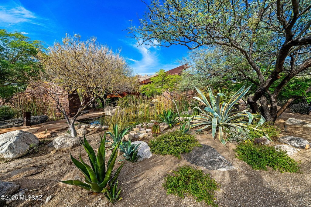 Tucson, Arizona, 85718, United States, 5 Bedrooms Bedrooms, ,5.5 BathroomsBathrooms,Residential,Forsale,2004423