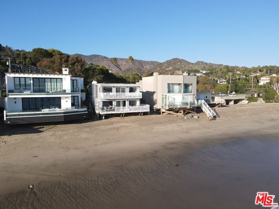 Malibu, California, 90265, United States, 3 Bedrooms Bedrooms, ,2.5 BathroomsBathrooms,Residential,Forsale,2009632