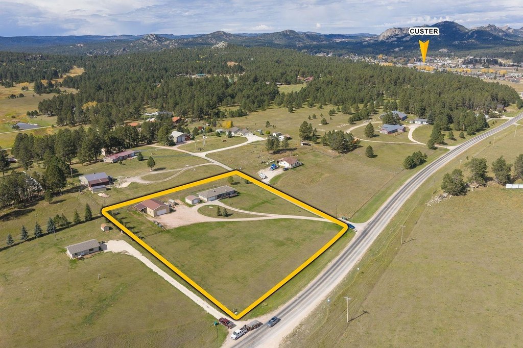 Custer, South Dakota, 57730, United States, 5 Bedrooms Bedrooms, ,2 BathroomsBathrooms,Residential,Forsale,2011080