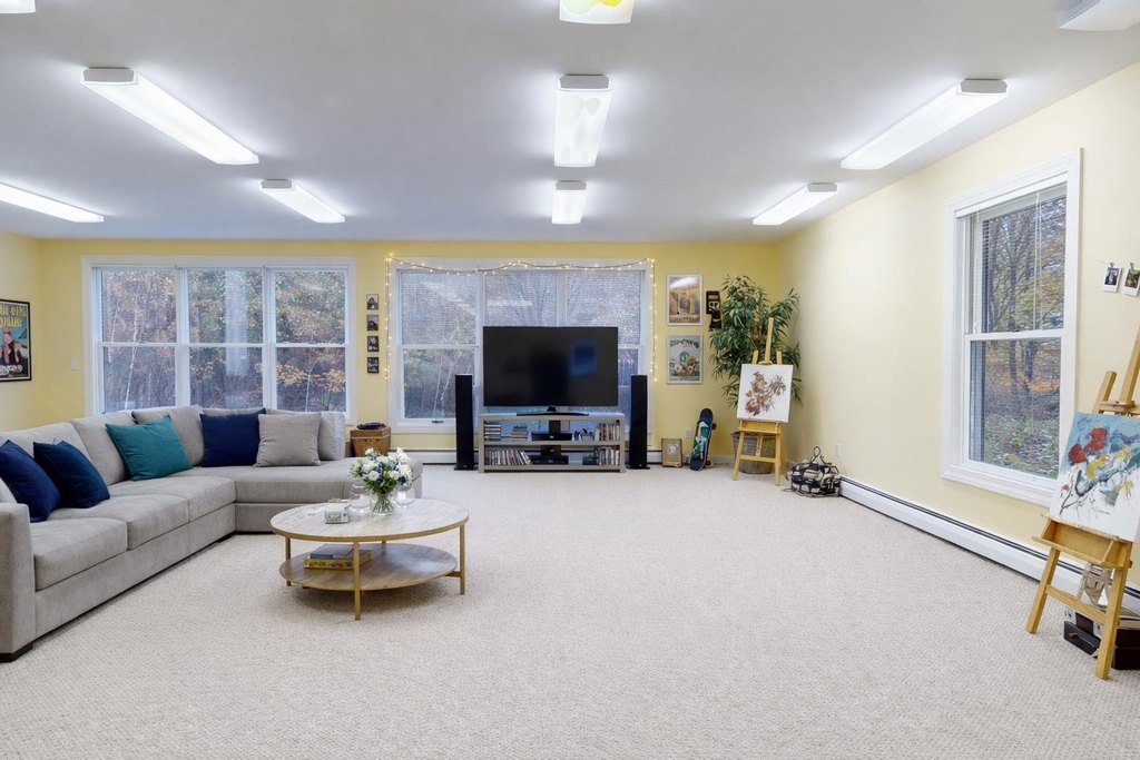 Williston, Vermont, 05495, United States, 2 Bedrooms Bedrooms, ,2 BathroomsBathrooms,Residential,Forsale,1999493