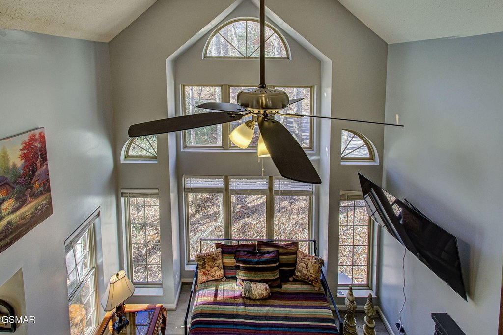 Gatlinburg, Tennessee, 37738, United States, 5 Bedrooms Bedrooms, ,2 BathroomsBathrooms,Residential,Forsale,1999457