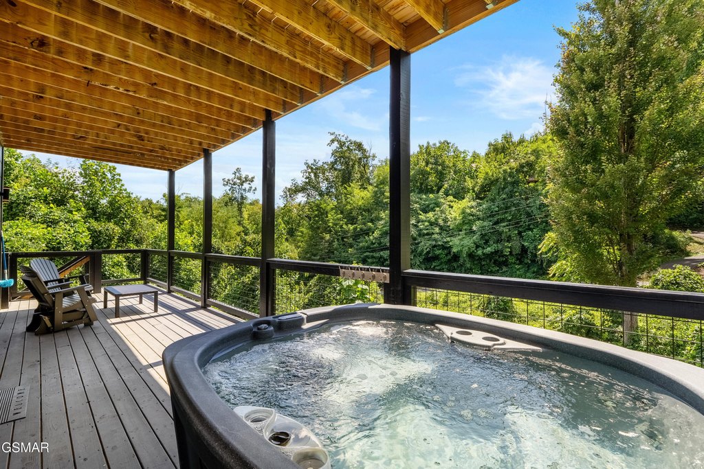 Gatlinburg, Tennessee, 37738, United States, 1 Bedroom Bedrooms, ,2 BathroomsBathrooms,Residential,Forsale,1999465