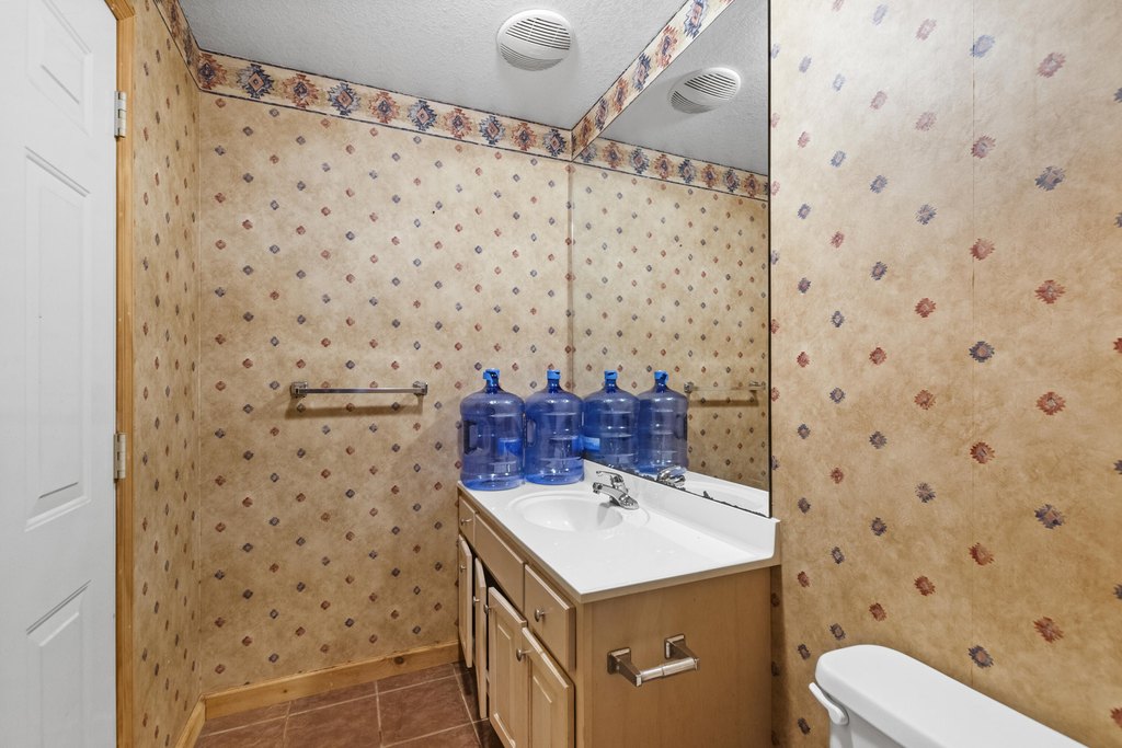 Ringgold, Georgia, 30736, United States, 3 Bedrooms Bedrooms, ,3.5 BathroomsBathrooms,Residential,Forsale,2004682