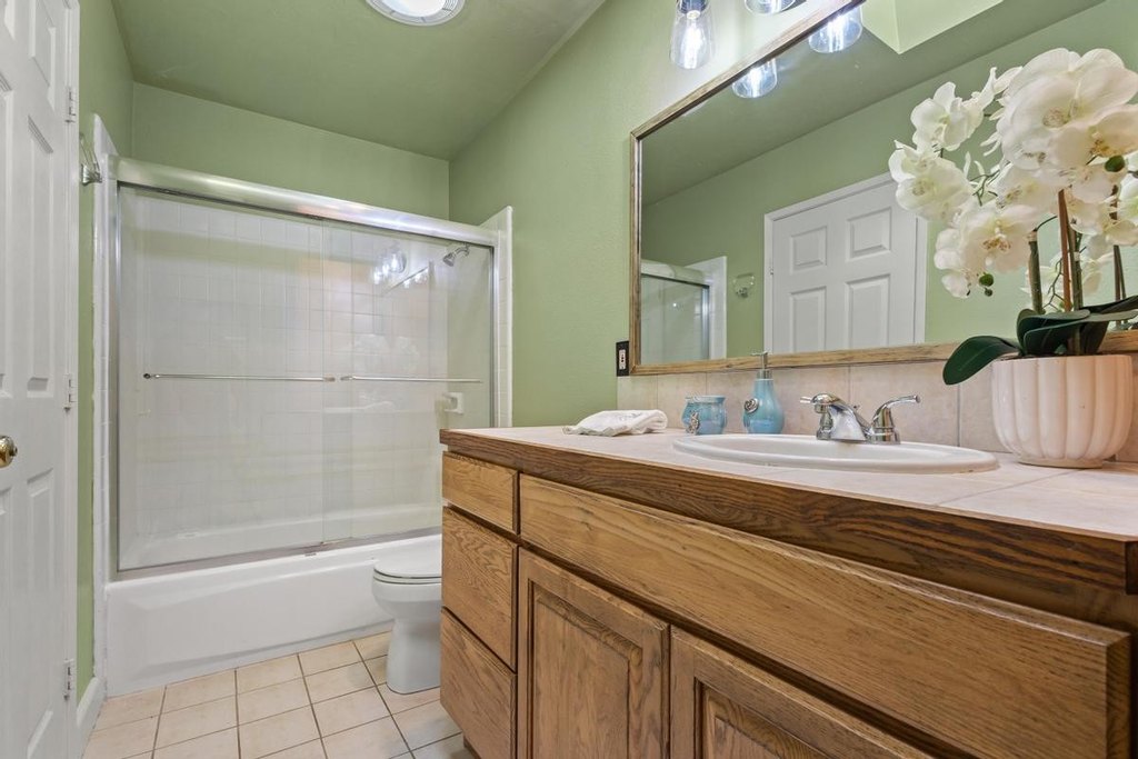 Kailua-Kona, Hawaii, 96740, United States, 3 Bedrooms Bedrooms, ,4 BathroomsBathrooms,Residential,Forsale,2004397