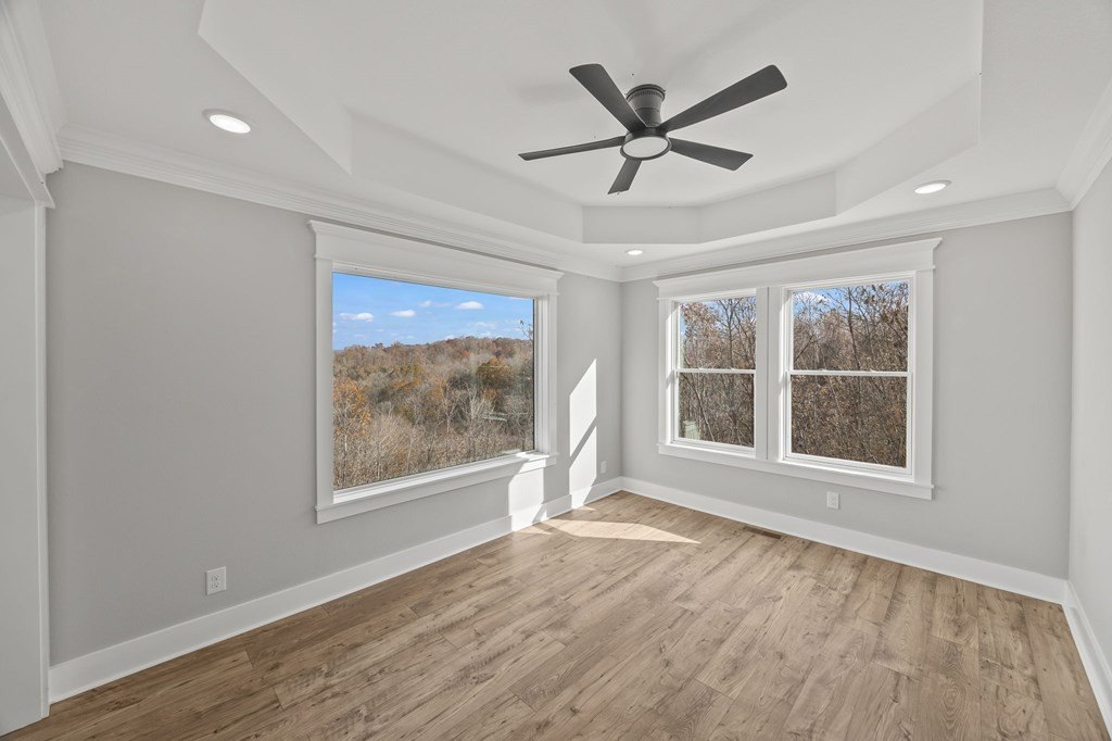 Byrdstown, Tennessee, 38549, United States, 5 Bedrooms Bedrooms, ,4.5 BathroomsBathrooms,Residential,Forsale,1996615