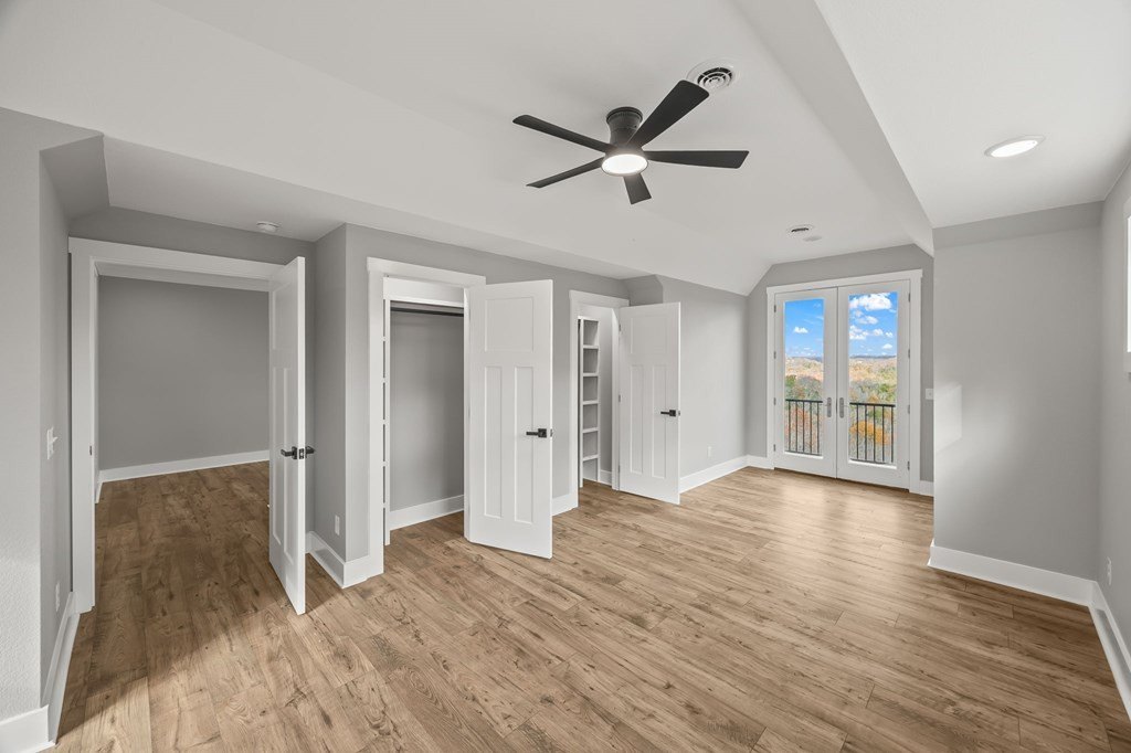 Byrdstown, Tennessee, 38549, United States, 5 Bedrooms Bedrooms, ,4.5 BathroomsBathrooms,Residential,Forsale,1996615