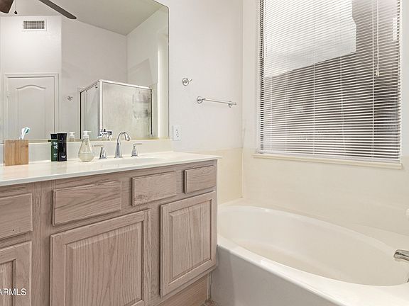 Gilbert, Arizona, 85234, United States, 4 Bedrooms Bedrooms, ,2 BathroomsBathrooms,Residential,Forsale,2014400