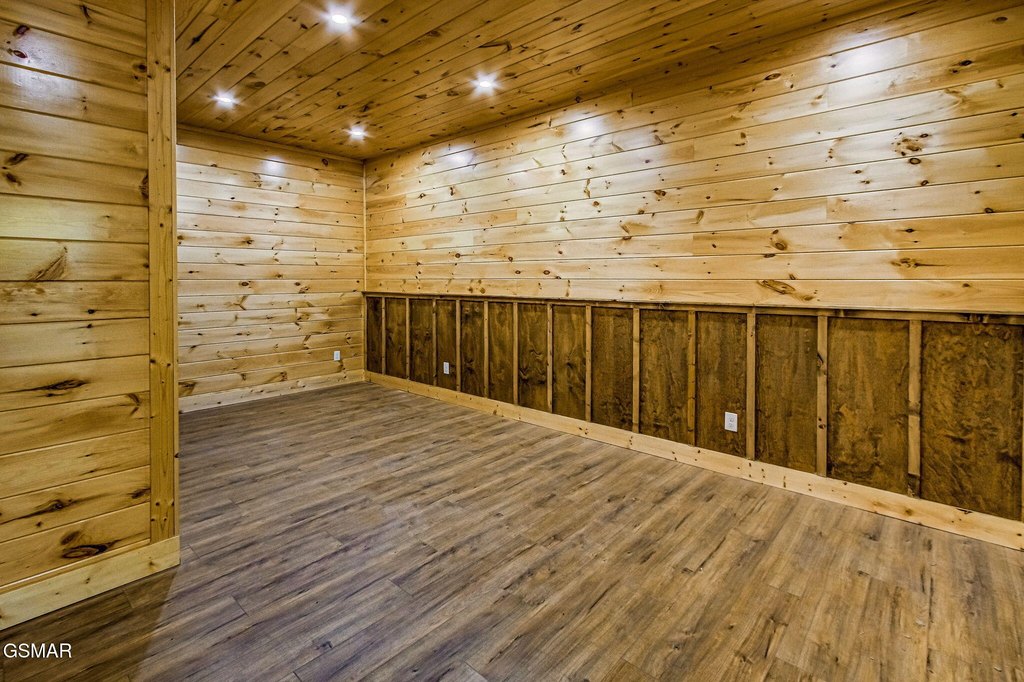 Pigeon Forge, Tennessee, 37862, United States, 3 Bedrooms Bedrooms, ,3.5 BathroomsBathrooms,Residential,Forsale,1999473