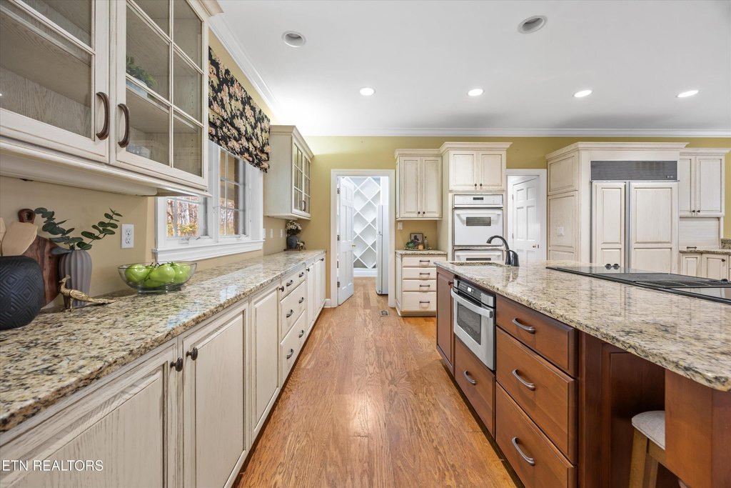 Maryville, Tennessee, 37803, United States, 5 Bedrooms Bedrooms, ,5.5 BathroomsBathrooms,Residential,Forsale,1999469