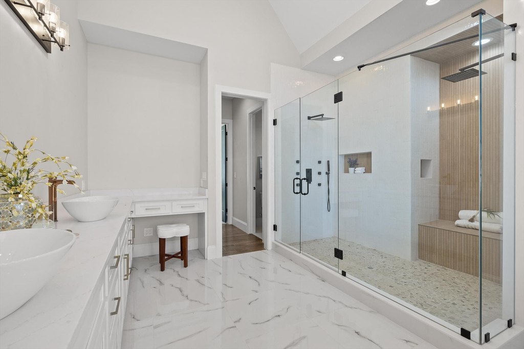 Jasper, Tennessee, 37347, United States, 5 Bedrooms Bedrooms, ,6.5 BathroomsBathrooms,Residential,Forsale,2009602