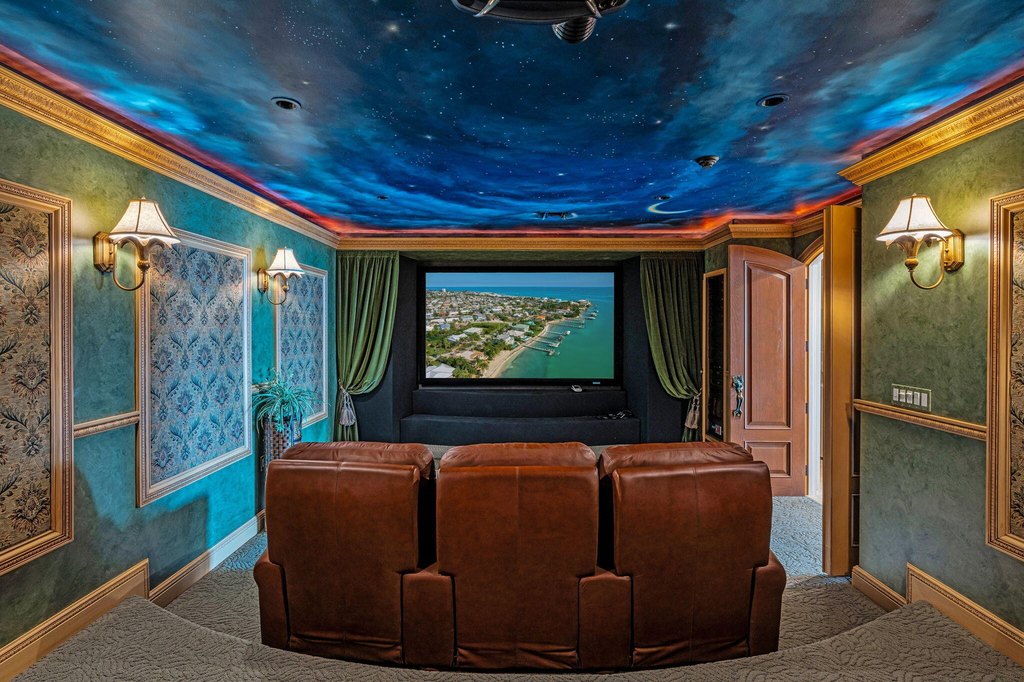 Key Colony, Florida, 33051, United States, 4 Bedrooms Bedrooms, ,5 BathroomsBathrooms,Residential,Forsale,2004354