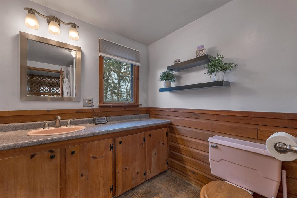 New Durham, New Hampshire, 03855, United States, 2 Bedrooms Bedrooms, ,1.5 BathroomsBathrooms,Residential,Forsale,2004713