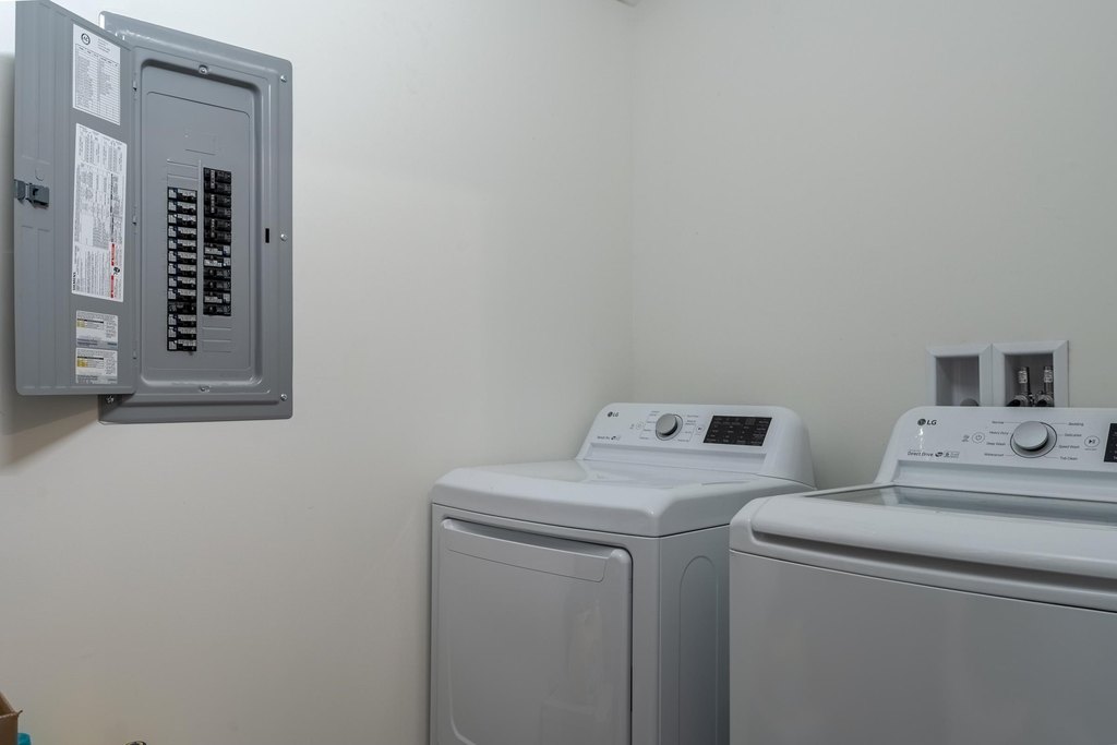 Exeter, New Hampshire, 03833, United States, 2 Bedrooms Bedrooms, ,2 BathroomsBathrooms,Residential,Forsale,2004718