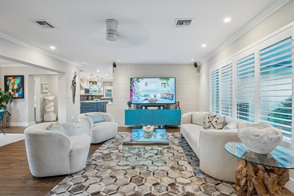 Wilton Manors, Florida, 33305, United States, 3 Bedrooms Bedrooms, ,2 BathroomsBathrooms,Residential,Forsale,2004492