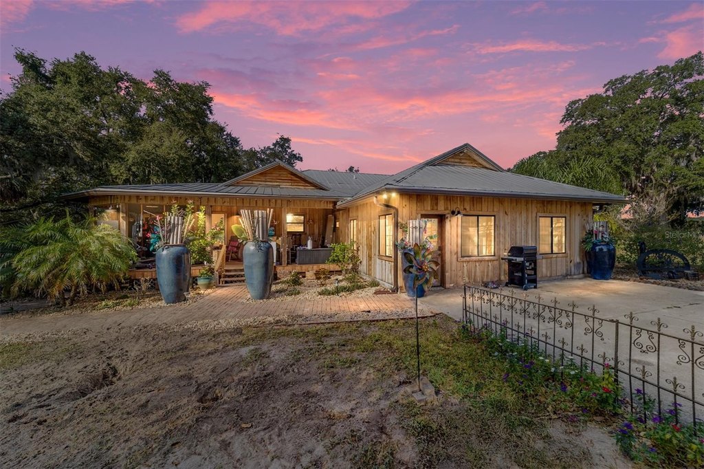 FRUITLAND PARK, Florida, 34731, United States, 2 Bedrooms Bedrooms, ,2 BathroomsBathrooms,Residential,Forsale,2004584