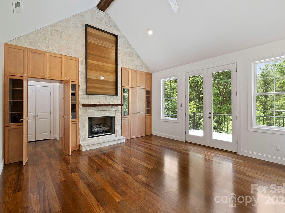 Flat Rock, North Carolina, 28731, United States, 3 Bedrooms Bedrooms, ,3 BathroomsBathrooms,Residential,Forsale,2004304