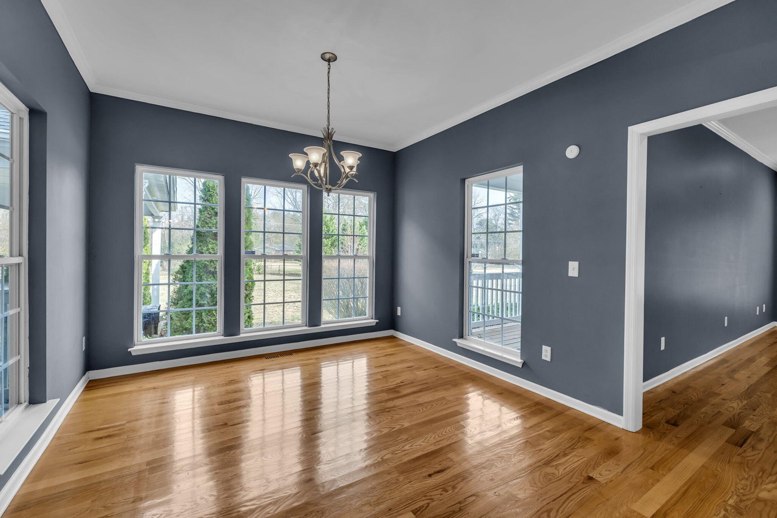 Chattanooga, Tennessee, 37421, United States, 5 Bedrooms Bedrooms, ,2 BathroomsBathrooms,Residential,Forsale,2004667