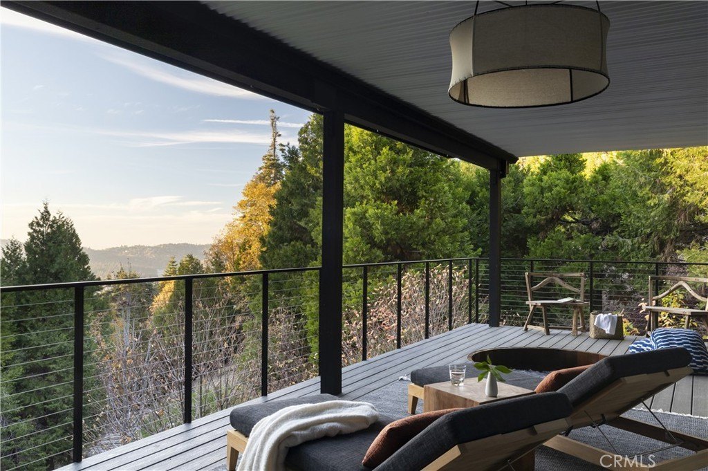 Lake Arrowhead, California, 92352, United States, 5 Bedrooms Bedrooms, ,5 BathroomsBathrooms,Residential,Forsale,2004865