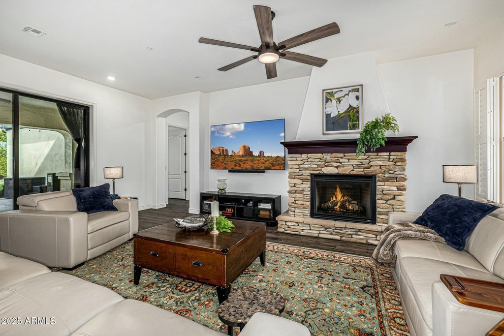 Gilbert, Arizona, 85296, United States, 4 Bedrooms Bedrooms, ,4.5 BathroomsBathrooms,Residential,Forsale,2004937