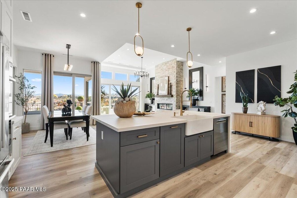 Prescott, Arizona, 86301, United States, 3 Bedrooms Bedrooms, ,2.5 BathroomsBathrooms,Residential,Forsale,2011267