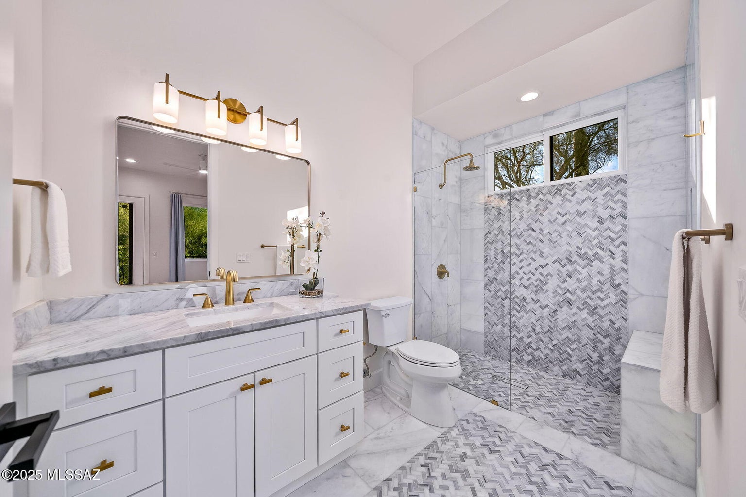 Tucson, Arizona, 85718, United States, 5 Bedrooms Bedrooms, ,5 BathroomsBathrooms,Residential,Forsale,2004433