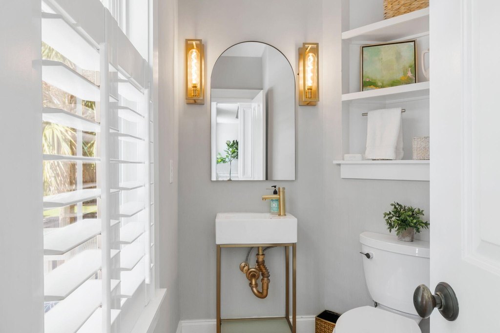 Charleston, South Carolina, 29414, United States, 8 Bedrooms Bedrooms, ,5.5 BathroomsBathrooms,Residential,Forsale,2007731