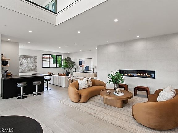 Newport Beach, California, 92663, United States, 5 Bedrooms Bedrooms, ,5 BathroomsBathrooms,Residential,Forsale,2009211