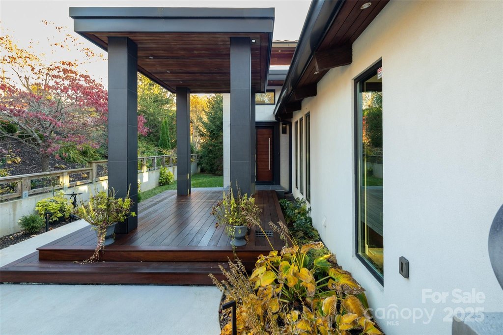 Asheville, North Carolina, 28804, United States, 3 Bedrooms Bedrooms, ,3.5 BathroomsBathrooms,Residential,Forsale,2011989