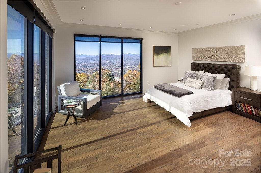 Asheville, North Carolina, 28804, United States, 3 Bedrooms Bedrooms, ,3.5 BathroomsBathrooms,Residential,Forsale,2011989