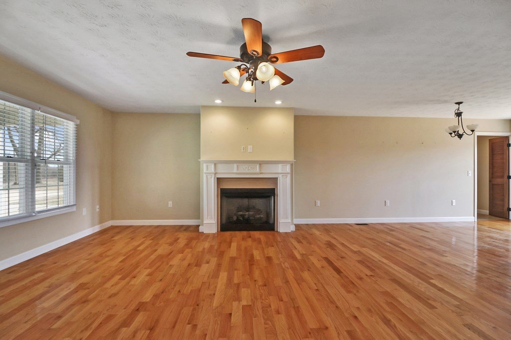 Jamestown, Tennessee, 38556, United States, 2 Bedrooms Bedrooms, ,2 BathroomsBathrooms,Residential,Forsale,1886027