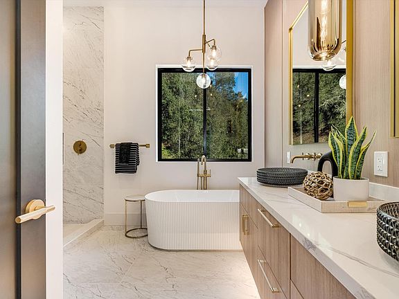 Healdsburg, California, 95448, United States, 5 Bedrooms Bedrooms, ,4 BathroomsBathrooms,Residential,Forsale,2004748