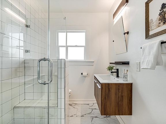 Oakland, California, 94619, United States, 2 Bedrooms Bedrooms, ,1 BathroomBathrooms,Residential,Forsale,2004749