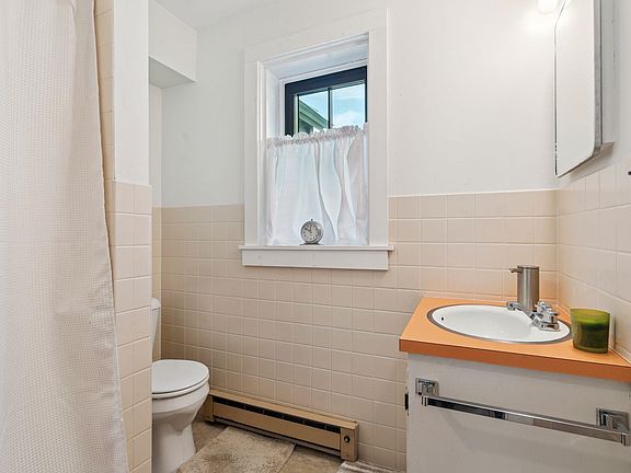 Pomfret, Vermont, 05067, United States, 4 Bedrooms Bedrooms, ,2.5 BathroomsBathrooms,Residential,Forsale,2004853