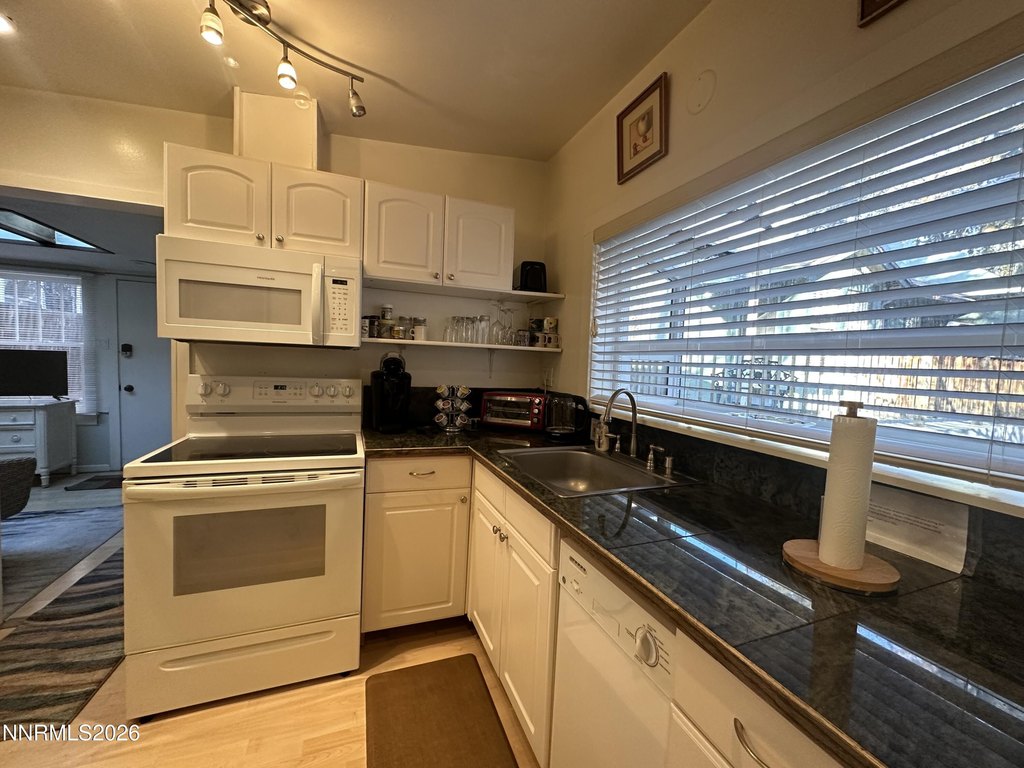 Reno, Nevada, 89509, United States, 3 Bedrooms Bedrooms, ,2 BathroomsBathrooms,Residential,Forsale,2012833