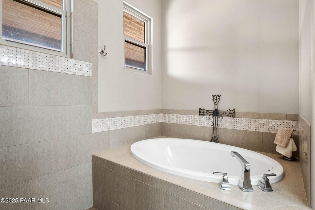 Prescott, Arizona, 86305, United States, 3 Bedrooms Bedrooms, ,8.5 BathroomsBathrooms,Residential,Forsale,2011268