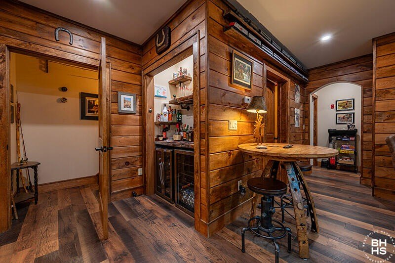 Saranac Lake, New York, 12983, United States, 4 Bedrooms Bedrooms, ,2.5 BathroomsBathrooms,Residential,Forsale,1999492