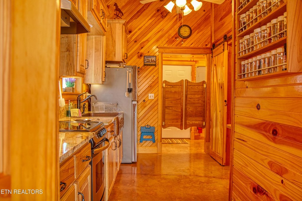 Allardt, Tennessee, 38504, United States, 1 Bedroom Bedrooms, ,1 BathroomBathrooms,Residential,Forsale,1995011