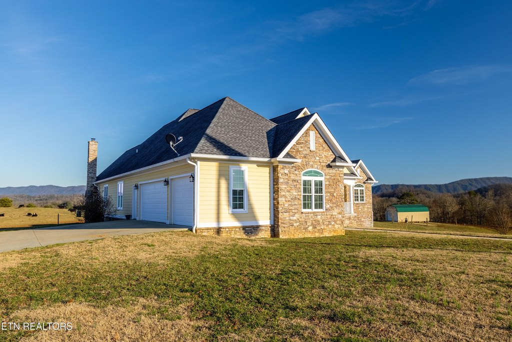 Maryville, Tennessee, 37801, United States, 4 Bedrooms Bedrooms, ,3.5 BathroomsBathrooms,Residential,Forsale,2011912