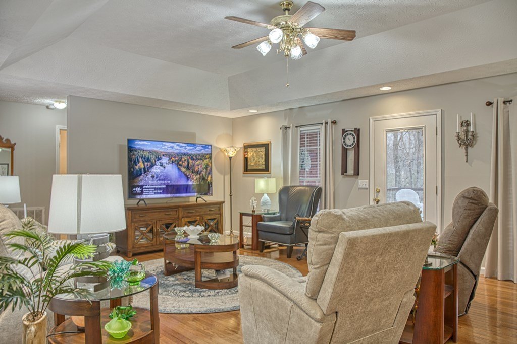 Cookeville, Tennessee, 38506, United States, 3 Bedrooms Bedrooms, ,2 BathroomsBathrooms,Residential,Forsale,2010951