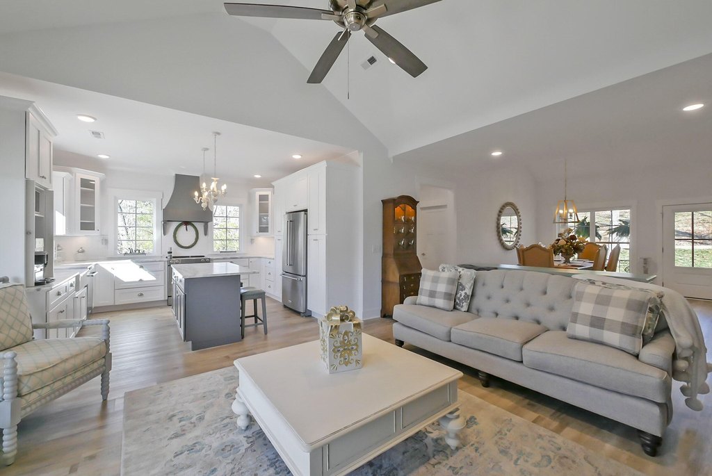 Harrison, Tennessee, 37341, United States, 2 Bedrooms Bedrooms, ,2 BathroomsBathrooms,Residential,Forsale,2011263