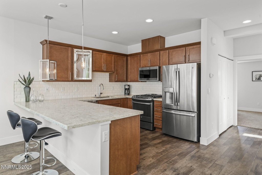 Reno, Nevada, 89501, United States, 2 Bedrooms Bedrooms, ,2 BathroomsBathrooms,Residential,Forsale,2012836