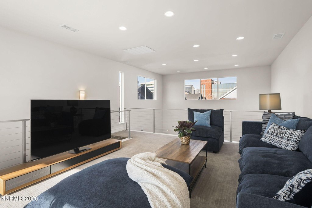 Reno, Nevada, 89501, United States, 2 Bedrooms Bedrooms, ,2 BathroomsBathrooms,Residential,Forsale,2012836