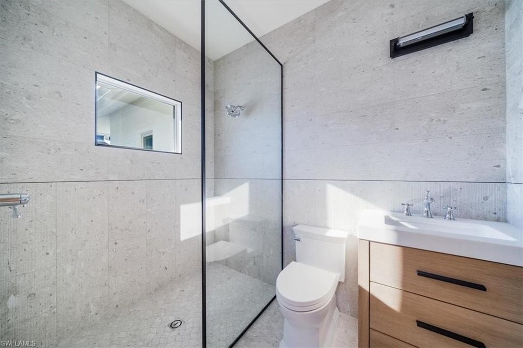 NAPLES, Florida, 34102, United States, 5 Bedrooms Bedrooms, ,5.5 BathroomsBathrooms,Residential,Forsale,2011524