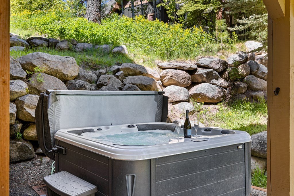 Donnelly, Idaho, 83615, United States, 2 Bedrooms Bedrooms, ,3 BathroomsBathrooms,Residential,Forsale,1996714