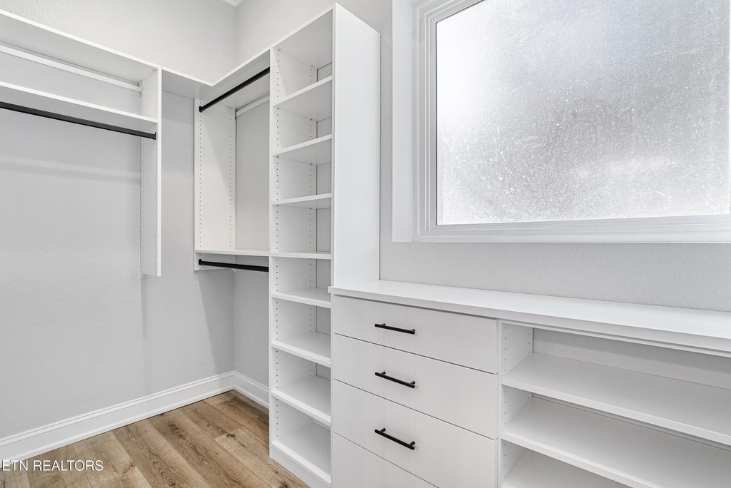 Friendsville, Tennessee, 37737, United States, 3 Bedrooms Bedrooms, ,5.5 BathroomsBathrooms,Residential,Forsale,1893721