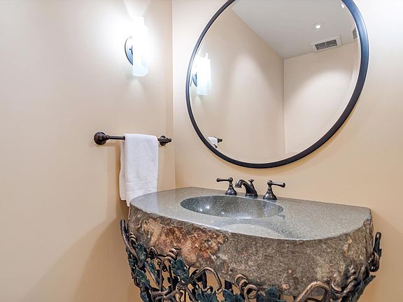 Healdsburg, California, 95448, United States, 3 Bedrooms Bedrooms, ,3.5 BathroomsBathrooms,Residential,Forsale,2014497