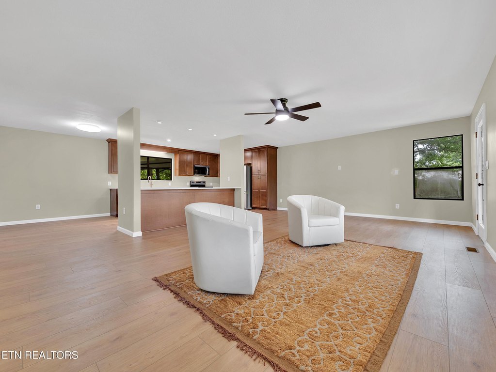 Crossville, Tennessee, 38572, United States, 3 Bedrooms Bedrooms, ,3 BathroomsBathrooms,Residential,Forsale,1959680