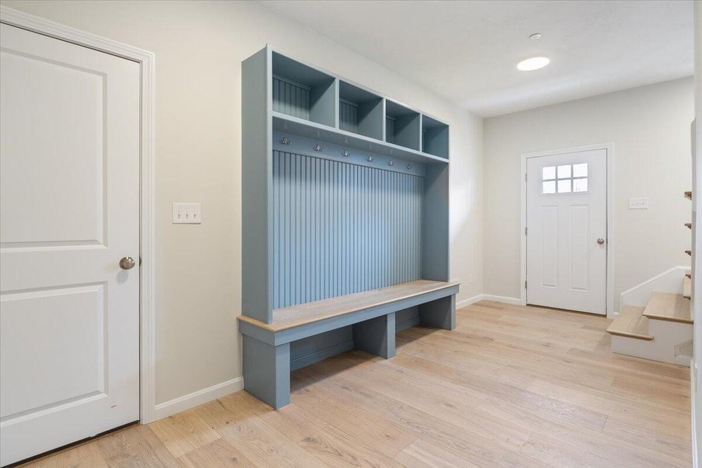 Kittery, Maine, 03904, United States, 2 Bedrooms Bedrooms, ,2 BathroomsBathrooms,Residential,Forsale,1893967